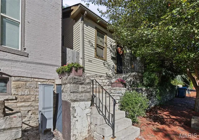 Photo 2 of Single family home for sale at 508 William St, Alton, IL 62002 | MLS# MIS26063260 | Listing updated on 2026-10-07