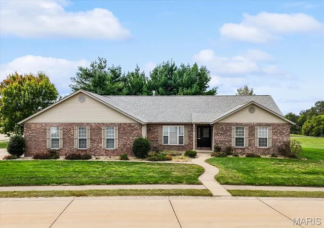 Photo 2 of Single family home for sale at 1024 W Fallen Lake Dr, Waterloo, IL 62298 | MLS# MIS26063266 | Listing updated on 2026-10-04