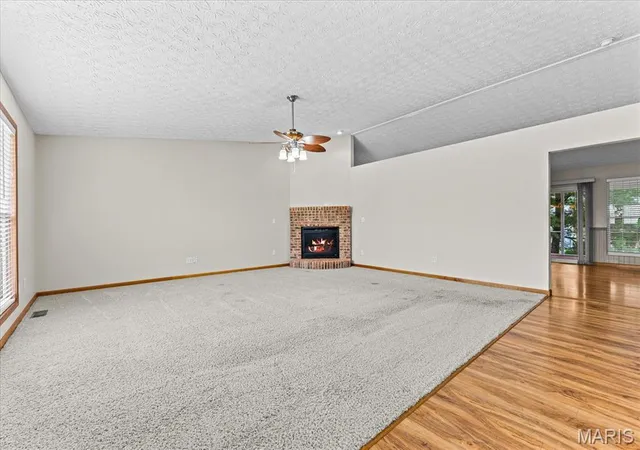 Photo 4 of Single family home for sale at 1024 W Fallen Lake Dr, Waterloo, IL 62298 | MLS# MIS26063266 | Listing updated on 2026-10-04