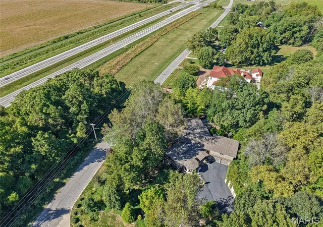 Photo 30 of Single family home for sale at 1003 Berry Ln, Edwardsville, IL 62025 | MLS# MIS26063268 | Listing updated on 2026-10-28