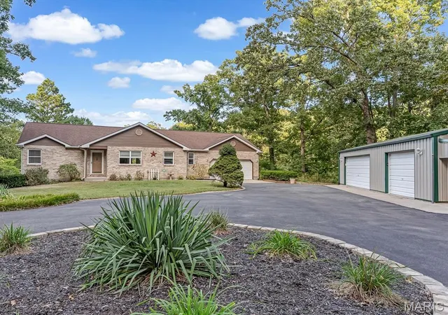 Photo 3 of Single family home for sale at 5655 Honeysuckle Rd, Coulterville, IL 62237 | MLS# MIS26063270 | Listing updated on 2026-10-05