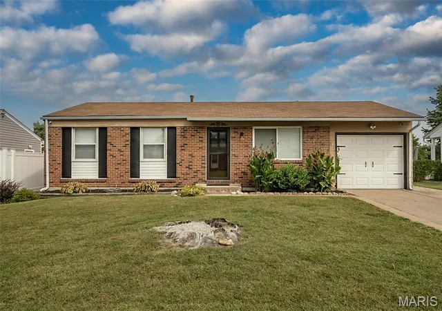 Photo 1 of Single family home for sale at 3224 Highgate Ln, Saint Charles, MO 63301 | MLS# MIS26063272 | Listing updated on 2026-10-06