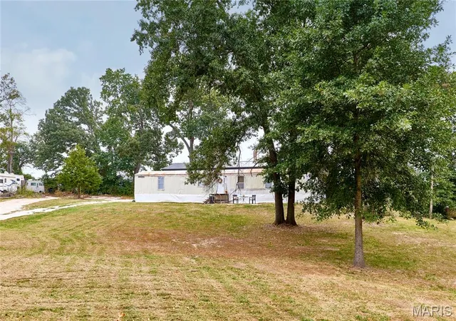 Photo 3 of Manufactured home for sale at 162 Oakwood Dr, Foley, MO 63347 | MLS# MIS26063275 | Listing updated on 2026-10-05