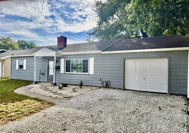 Photo 1 of Single family home for sale at 1440 Ladd Ave, Wood River, IL 62095 | MLS# MIS26063286 | Listing updated on 2026-10-02