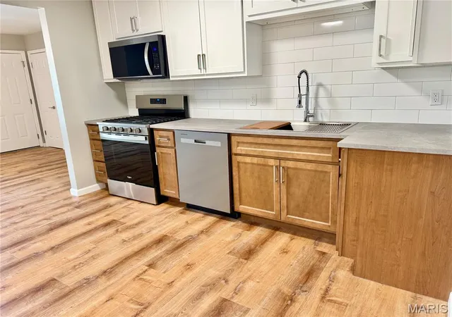 Photo 3 of Single family home for sale at 1440 Ladd Ave, Wood River, IL 62095 | MLS# MIS26063286 | Listing updated on 2026-10-02