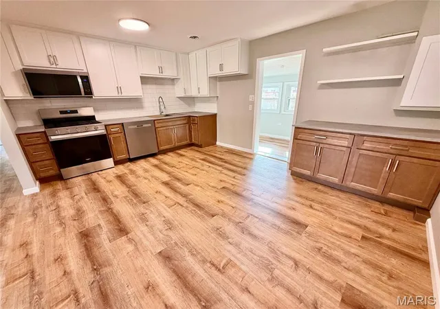 Photo 3 of Single family home for sale at 1440 Ladd Ave, Wood River, IL 62095 | MLS# MIS26063286 | Listing updated on 2026-10-02