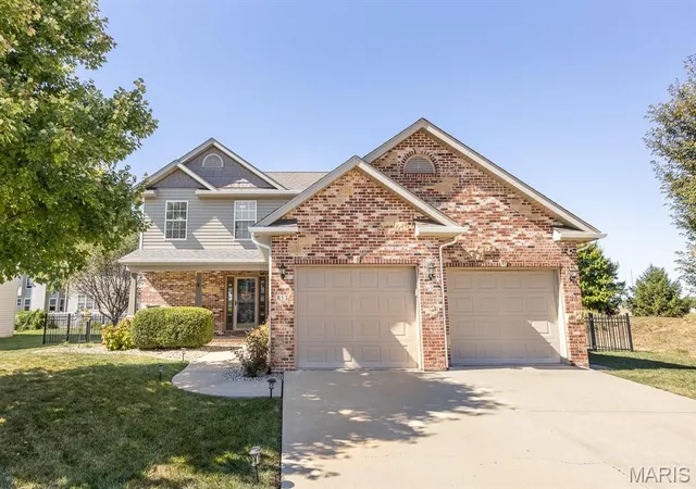 Photo 1 of Single family home for sale at 853 Allenbrook Ave, O Fallon, IL 62269 | MLS# MIS26063287 | Listing updated on 2026-10-09