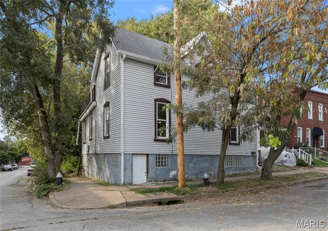 Photo 2 of Single family home for sale at 5129 S Compton Ave, Saint Louis, MO 63111 | MLS# MIS26063293 | Listing updated on 2026-10-08