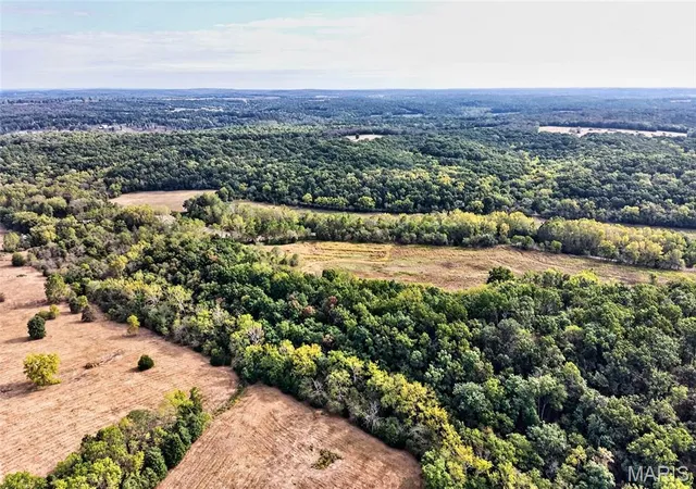 Photo 3 of House for sale at 652 +/- Ac Tavern Crk Rd, Iberia, MO 65486 | MLS# MIS26063297 | Listing updated on 2026-10-07