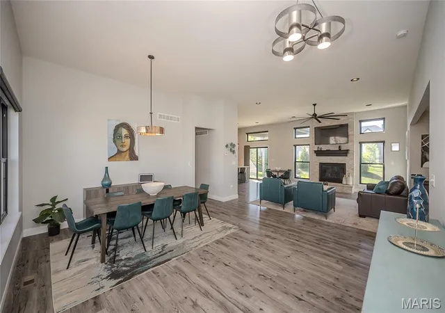 Photo 4 of Single family home for sale at 121 Eagle Ests Dr, Lake Saint Louis, MO 63367 | MLS# MIS26063298 | Listing updated on 2026-10-08