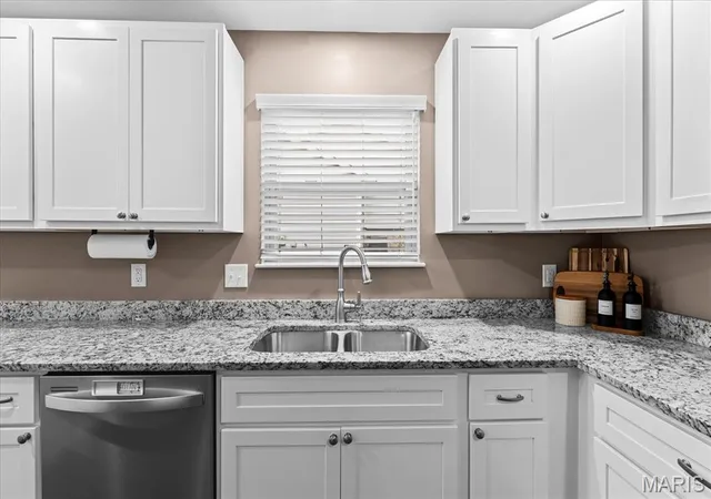 Photo 3 of Single family home for sale at 7994 Matterhorn Cyn Rd, Caseyville, IL 62232 | MLS# MIS26063299 | Listing updated on 2026-10-22