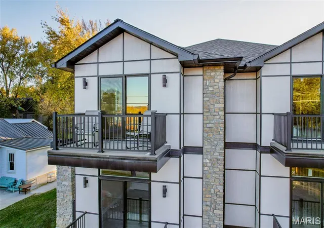 Photo 3 of Townhouse for sale at 512 West 2nd St, Washington, MO 63090 | MLS# MIS26063301 | Listing updated on 2026-10-05
