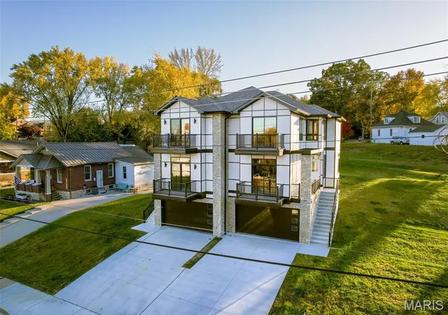Photo 4 of Townhouse for sale at 512 West 2nd St, Washington, MO 63090 | MLS# MIS26063301 | Listing updated on 2026-10-05