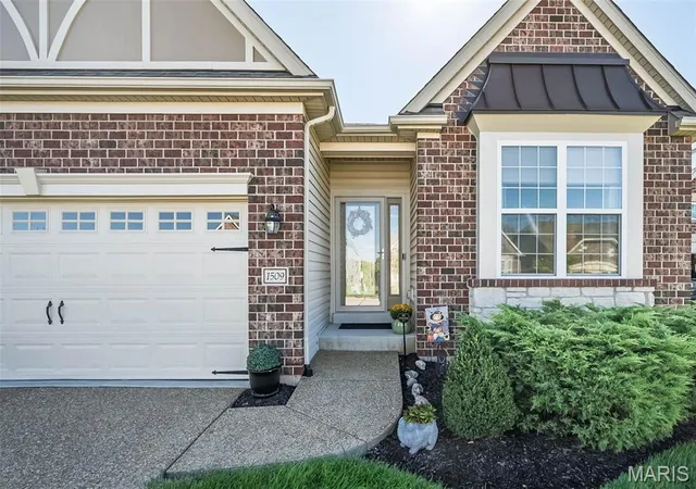 Photo 4 of Single family home for sale at 1509 Woodside Hills Dr, Saint Peters, MO 63376 | MLS# MIS26063306 | Listing updated on 2026-10-07