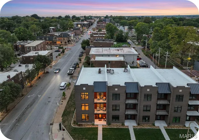 Townhouse for sale at 4302 Arsenal St, Saint Louis, MO 63116 | MLS# MIS26063308