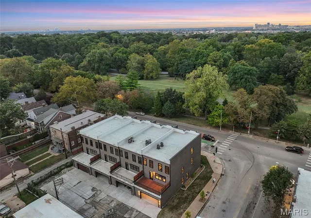 Photo 1 of Townhouse for sale at 4302 Arsenal St, Saint Louis, MO 63116 | MLS# MIS26063308 | Listing updated on 2026-10-09