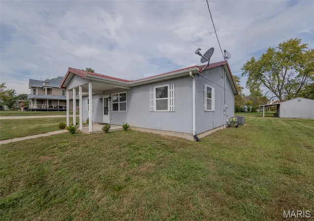 Photo 3 of Single family home for sale at 306 W Kansas City Ave, Bland, MO 65014 | MLS# MIS26063309 | Listing updated on 2026-10-06