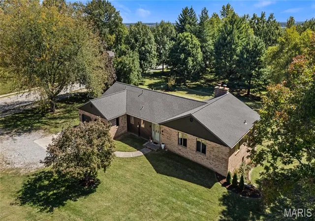 Photo 2 of Single family home for sale at 429 Shiloh Sta Rd, O Fallon, IL 62269 | MLS# MIS26063311 | Listing updated on 2026-10-09