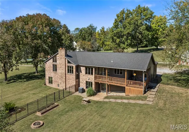 Photo 3 of Single family home for sale at 429 Shiloh Sta Rd, O Fallon, IL 62269 | MLS# MIS26063311 | Listing updated on 2026-10-09
