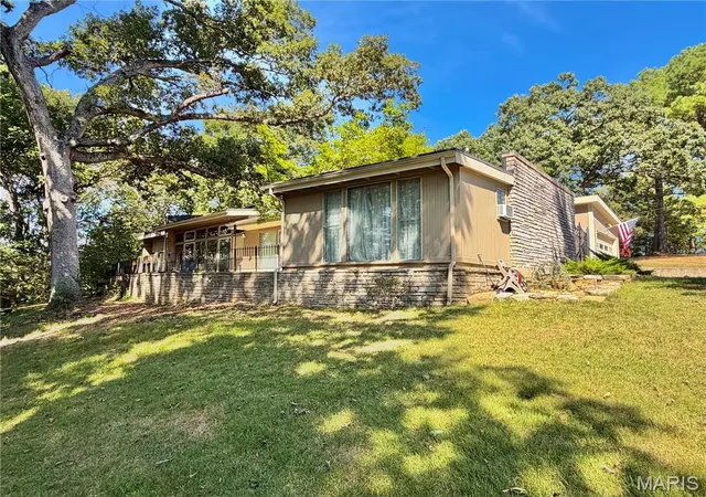Photo 1 of Single family home for sale at 800 E 10th Street, Salem, MO 65560 | MLS# MIS26063313 | Listing updated on 2026-10-06