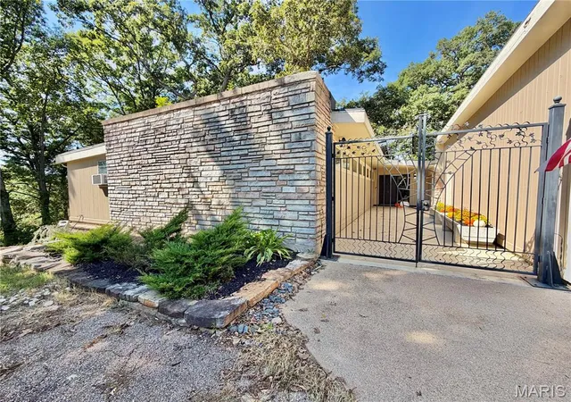 Photo 3 of Single family home for sale at 800 E 10th Street, Salem, MO 65560 | MLS# MIS26063313 | Listing updated on 2026-10-06