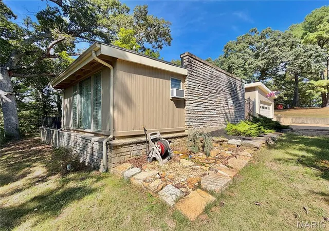 Photo 4 of Single family home for sale at 800 E 10th Street, Salem, MO 65560 | MLS# MIS26063313 | Listing updated on 2026-10-06