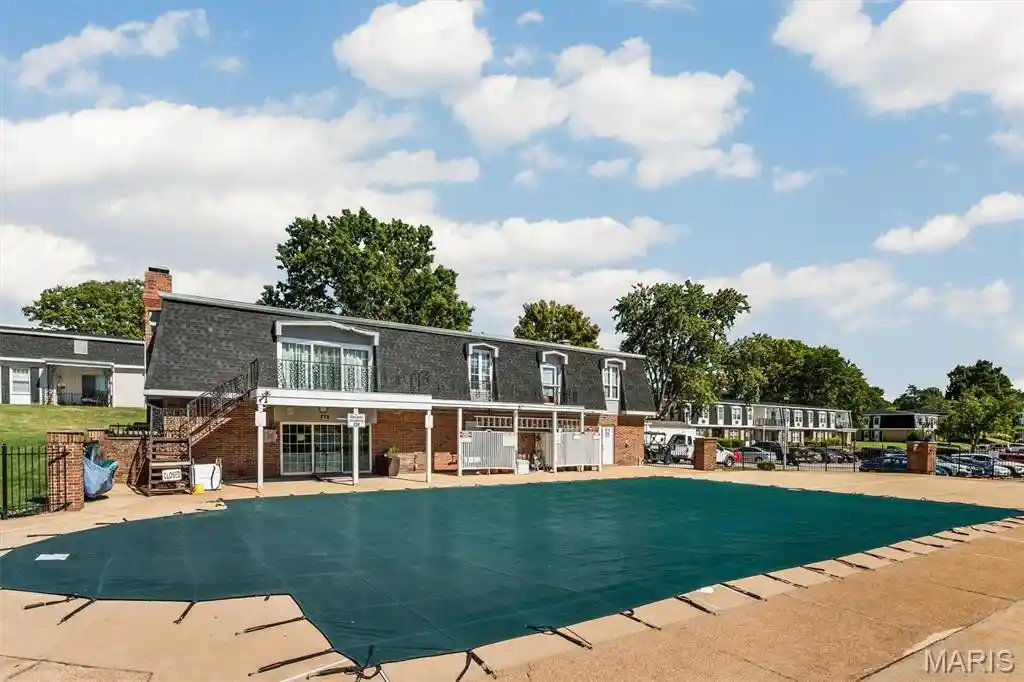 Listing Photo 36 - Condo for sale in 853 Dumont Pl located at 853 Dumont Pl, Mehlville, MO 63125 - Unit 853 Dumont Pl