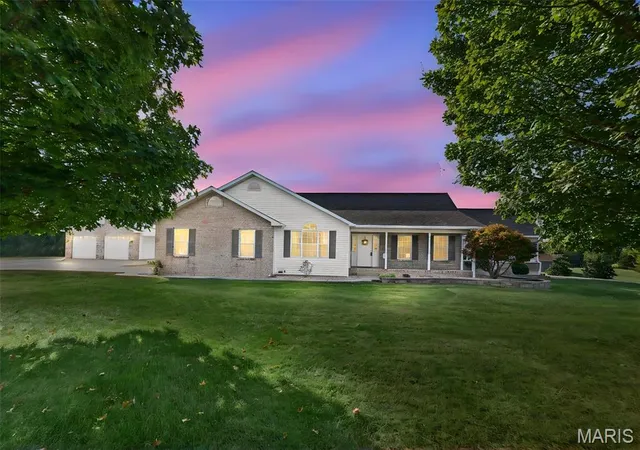 Photo 1 of Sale Pending at 7055 Heartland Dr, Moro, IL 62067 | MLS# MIS26063319 | Listing updated on 2026-10-22