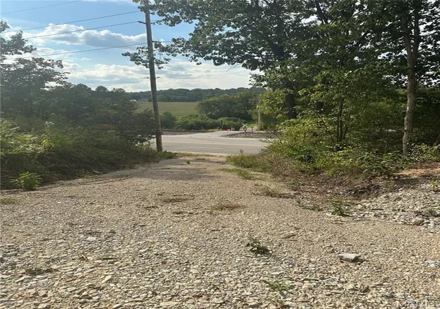 Photo 3 of Sale Pending at 7330 Us Hwy 61/67, Barnhart, MO 63012 | MLS# MIS26063321 | Listing updated on 2026-10-05