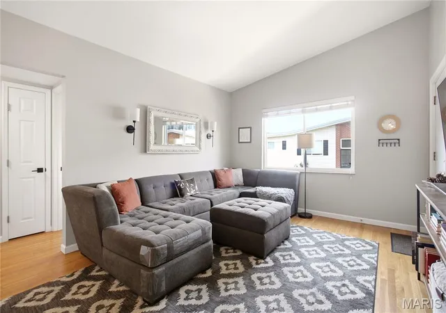 Photo 3 of Condo for sale at 129 E Washington Ave #2S, Saint Louis, MO 63122 | MLS# MIS26063334 | Listing updated on 2026-10-06
