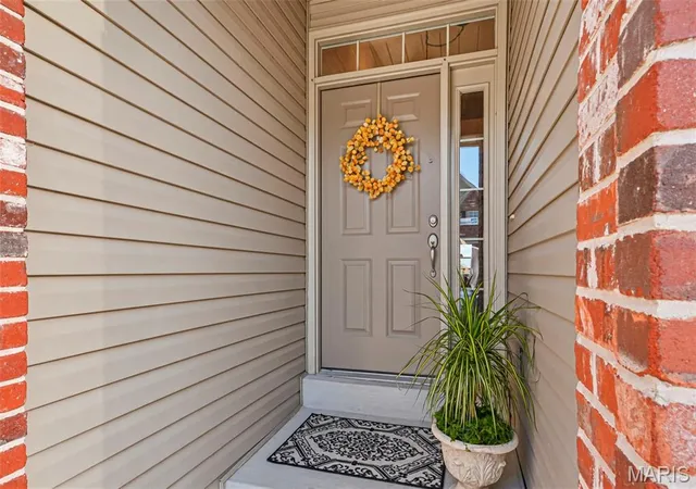 Photo 2 of House for sale at 6108 Ivy Run Ct, Saint Louis, MO 63128 | MLS# MIS26063337 | Listing updated on 2026-10-30