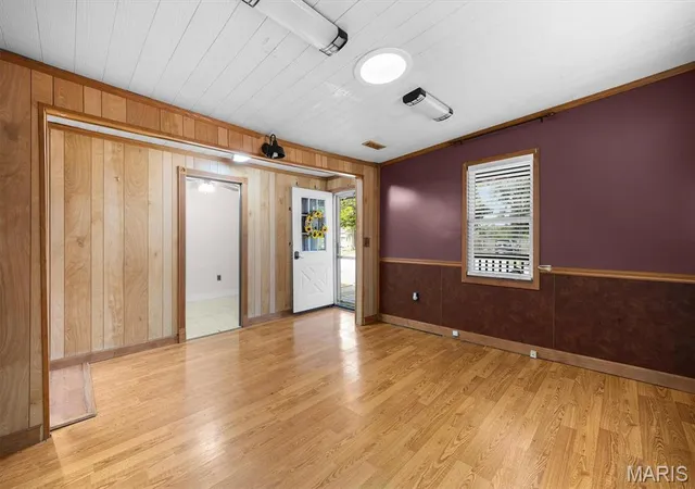Photo 3 of Single family home for sale at 1742 Poplar St, Granite City, IL 62040 | MLS# MIS26063338 | Listing updated on 2026-10-06