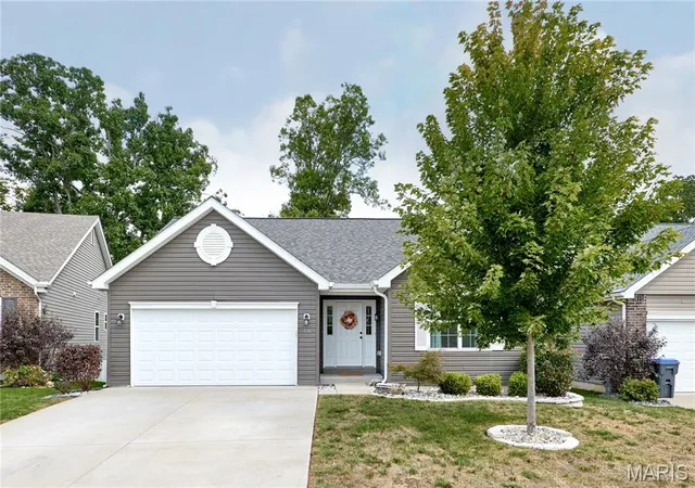 Photo 2 of Single family home for sale at 526 Brookside Forest Ct, O Fallon, MO 63366 | MLS# MIS26063339 | Listing updated on 2026-10-05