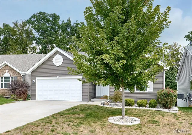Photo 3 of Single family home for sale at 526 Brookside Forest Ct, O Fallon, MO 63366 | MLS# MIS26063339 | Listing updated on 2026-10-05
