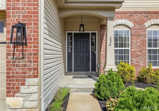 Photo 2 of Single family home for sale at 334 Palisades Ridge Ct, Eureka, MO 63025 | MLS# MIS26063340 | Listing updated on 2026-10-09
