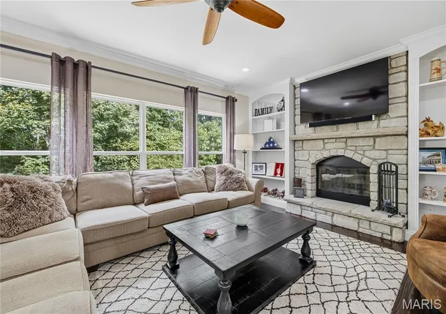 Photo 3 of Single family home for sale at 334 Palisades Ridge Ct, Eureka, MO 63025 | MLS# MIS26063340 | Listing updated on 2026-10-09