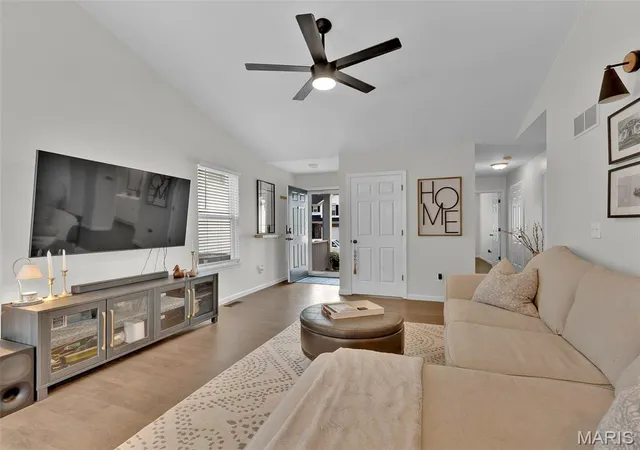 Photo 4 of Condo for sale at 1176 Big Bnd Xing Dr, Manchester, MO 63088 | MLS# MIS26063341 | Listing updated on 2026-10-08