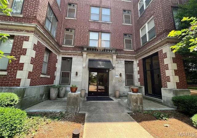 Condo for sale at 5696 Kingsbury Ave #103, Saint Louis, MO 63112 | MLS# MIS26063342