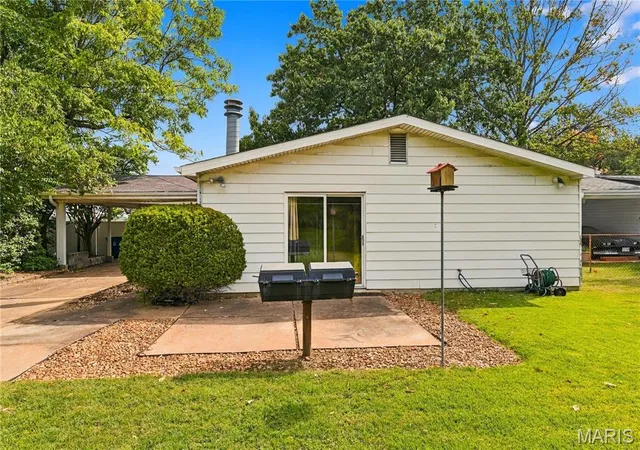Photo 2 of Single family home for sale at 113 Lindy Blvd, Ballwin, MO 63021 | MLS# MIS26063347 | Listing updated on 2026-10-08