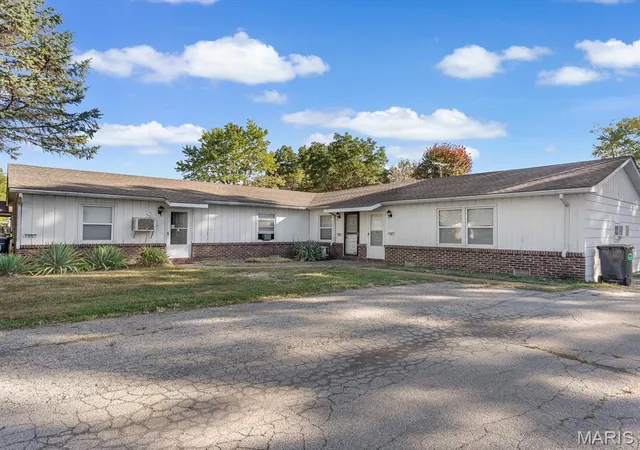 Photo 1 of Multi family home for sale at 62 Pine Trl, Fairview Heights, IL 62208 | MLS# MIS26063349 | Listing updated on 2026-10-13