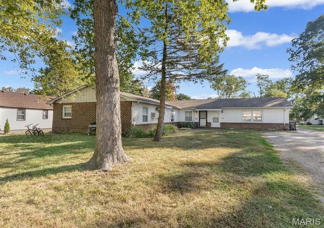 Photo 2 of Multi family home for sale at 62 Pine Trl, Fairview Heights, IL 62208 | MLS# MIS26063349 | Listing updated on 2026-10-13