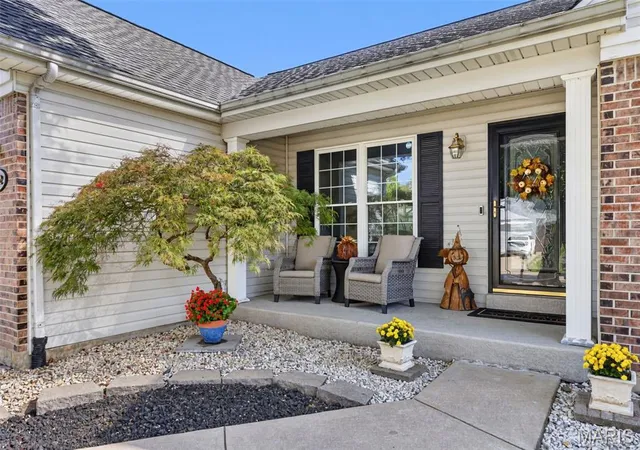 Photo 2 of Single family home for sale at 1302 Spring Park Dr, Saint Charles, MO 63303 | MLS# MIS26063369 | Listing updated on 2026-10-19