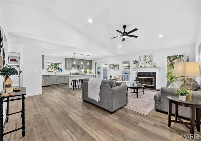 Photo 4 of Single family home for sale at 1302 Spring Park Dr, Saint Charles, MO 63303 | MLS# MIS26063369 | Listing updated on 2026-10-19
