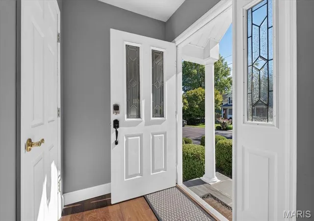 Photo 3 of Single family home for sale at 10419 Capitol Pl, Saint Louis, MO 63131 | MLS# MIS26063375 | Listing updated on 2026-10-29