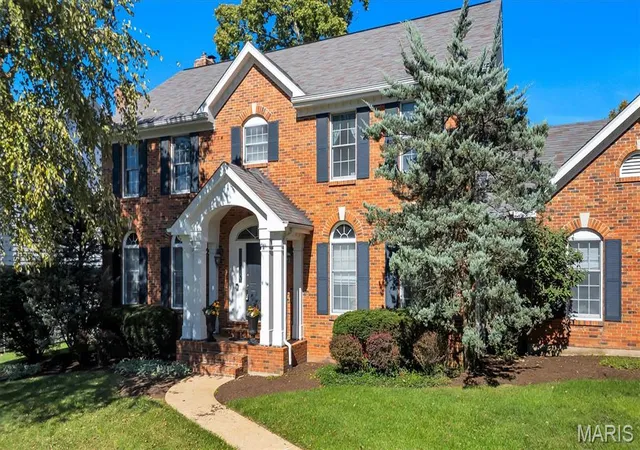 Photo 2 of Single family home for sale at 12819 Westledge Ln, Saint Louis, MO 63131 | MLS# MIS26063379 | Listing updated on 2026-10-21