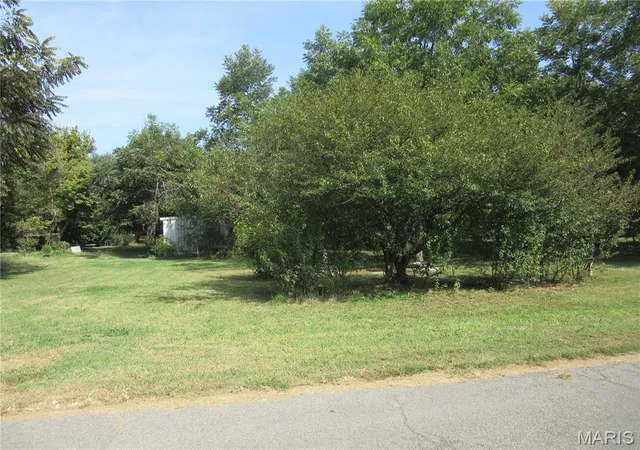 Photo 3 of Manufactured home for sale at 1024 Monroe Ave, Campbell, MO 63933 | MLS# MIS26063380 | Listing updated on 2026-10-10