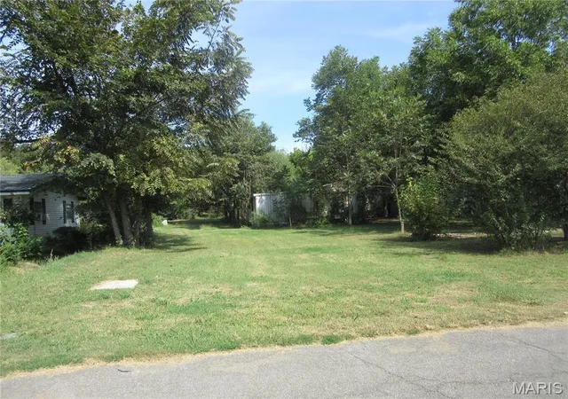 Photo 4 of Manufactured home for sale at 1024 Monroe Ave, Campbell, MO 63933 | MLS# MIS26063380 | Listing updated on 2026-10-10