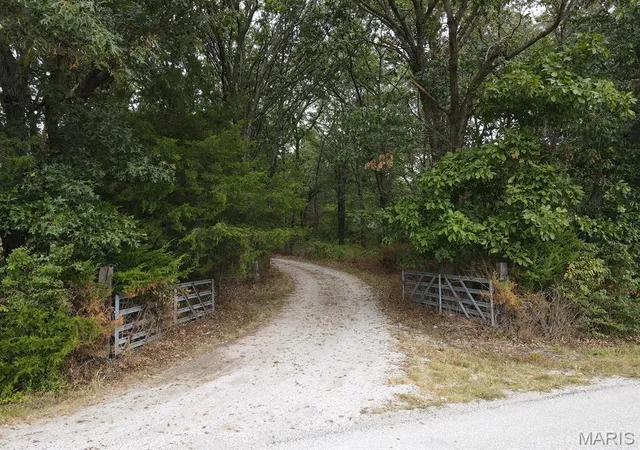 Photo 1 of Land for sale at 7029 Elm Trl, Walshville, IL 62091 | MLS# MIS26063384 | Listing updated on 2026-10-09