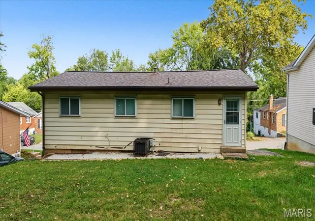 Photo 3 of Single family home for sale at 220 Ruggles Rd, Saint Louis, MO 63135 | MLS# MIS26063386 | Listing updated on 2026-10-02