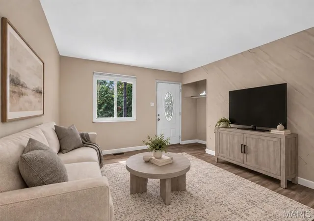 Photo 2 of Single family home for sale at 703 Ferguson Ave, Saint Louis, MO 63135 | MLS# MIS26063387 | Listing updated on 2026-10-02